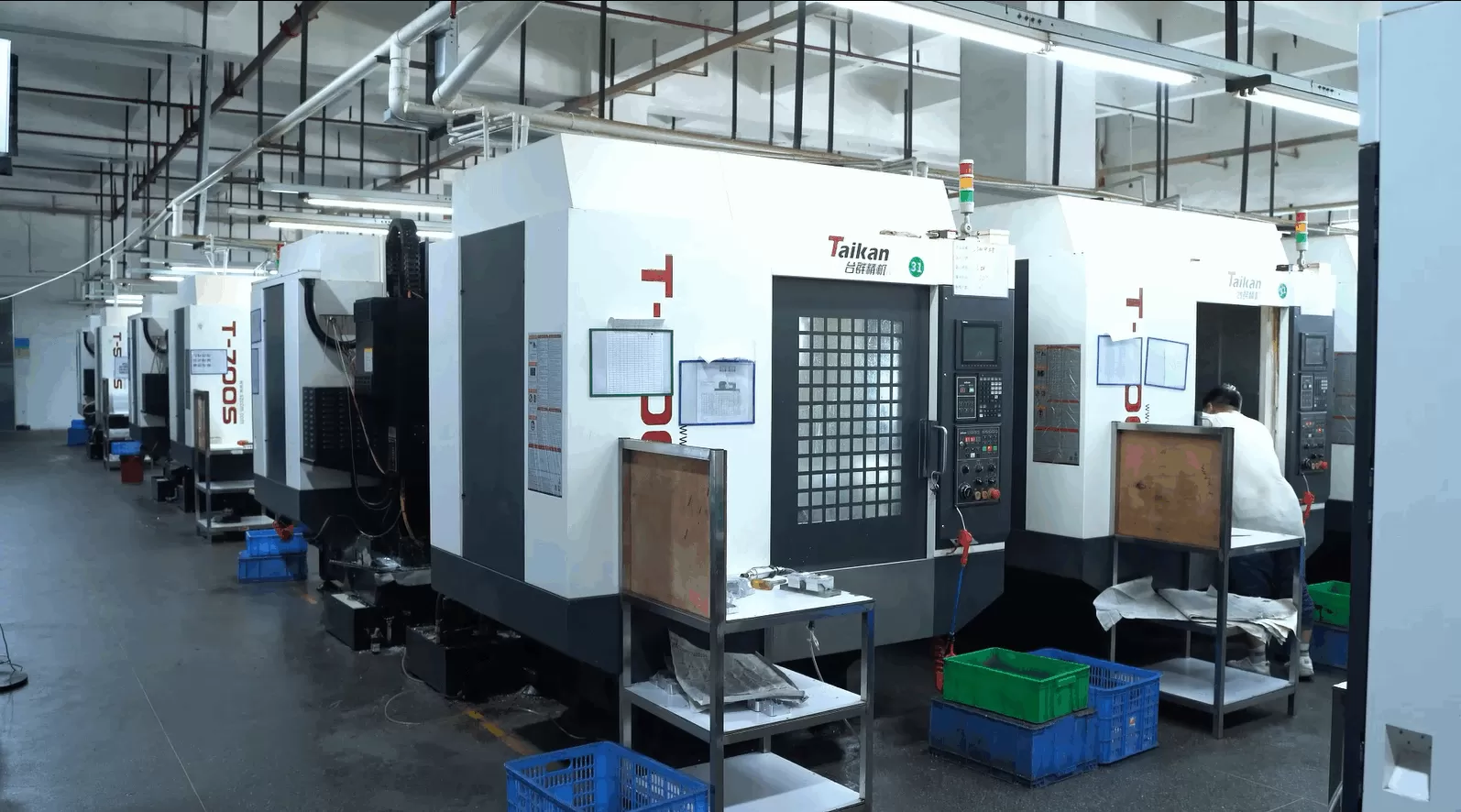 drilling and tapping machining center